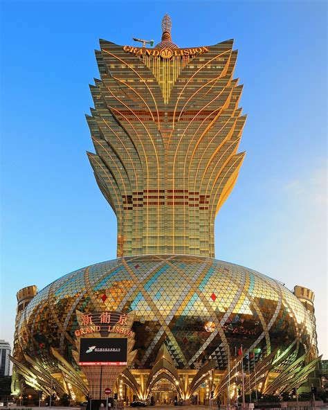 Grand Lisboa Casino - Glamour and Excitement